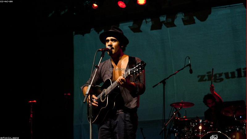 A modern graphic showing a Canadian maple leaf merging with Bitcoin and Ethereum logos, representing the Canadian crypto market.