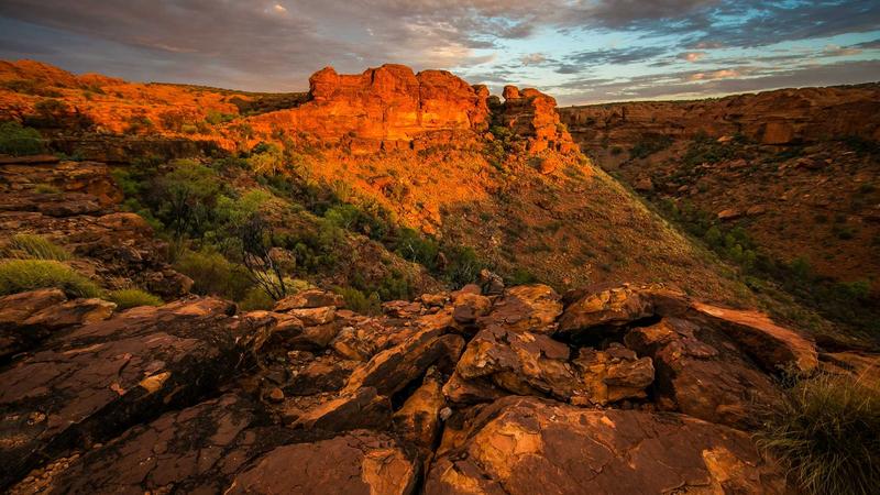 A step-by-step flowchart showing how to buy cryptocurrency using a UK bank account, featuring a smartphone and British pound sterling symbols.