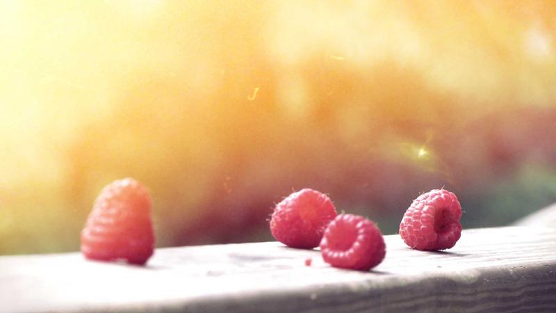 Comparison chart floating in 3D space showing traditional gaming vs Web3 play-to-earn gaming