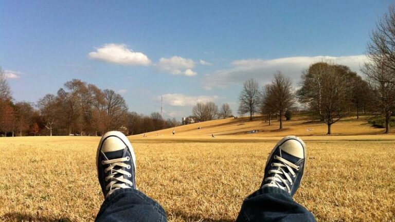 Ultimate Guide to the NFT Marketplace MIR4: Trade & Earn