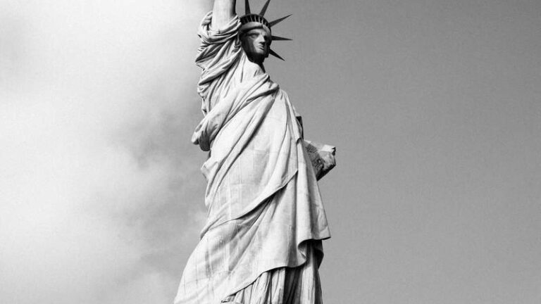 Best Portable Power Bank Reviews UK (2024)